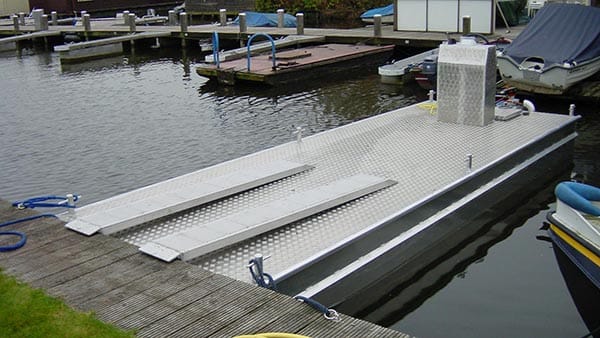 AluminiumJon.nl - Ponton 6 meter - Aluminium boten op maat en werkpontons 